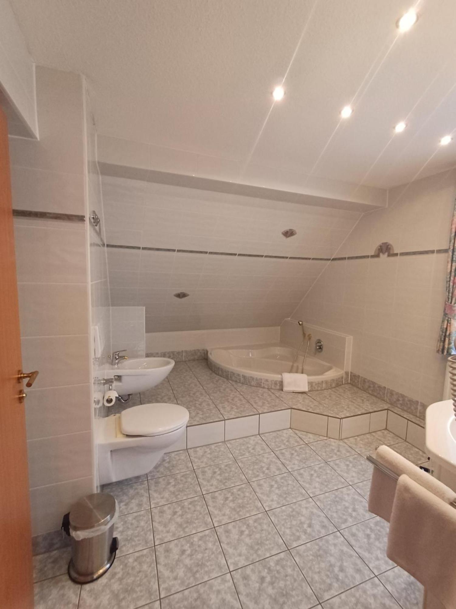 Hotel Garni Eschenbach Hildburghausen Extérieur photo